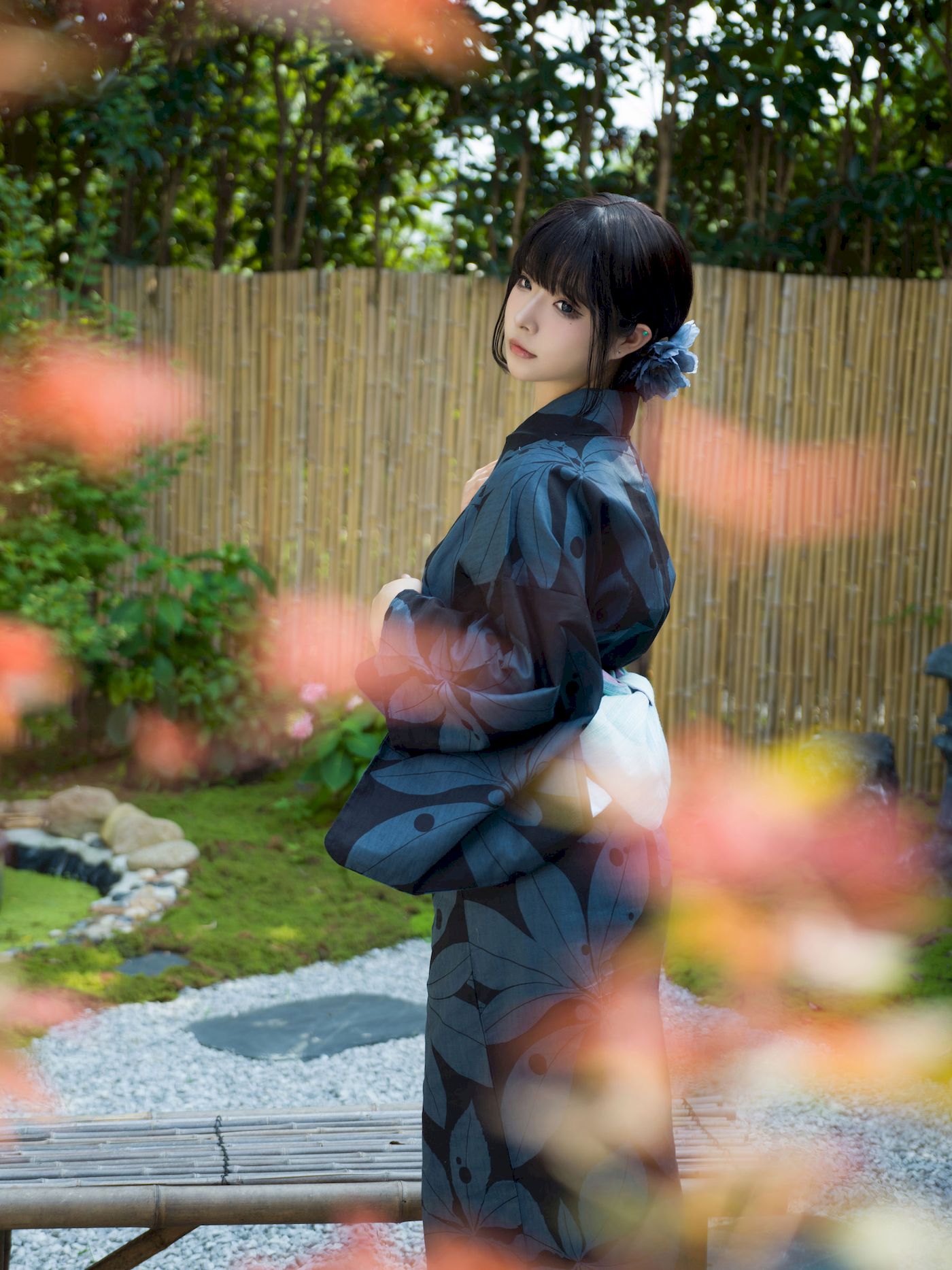 yuuhui玉汇深色和服庭院里的宠儿主题写真