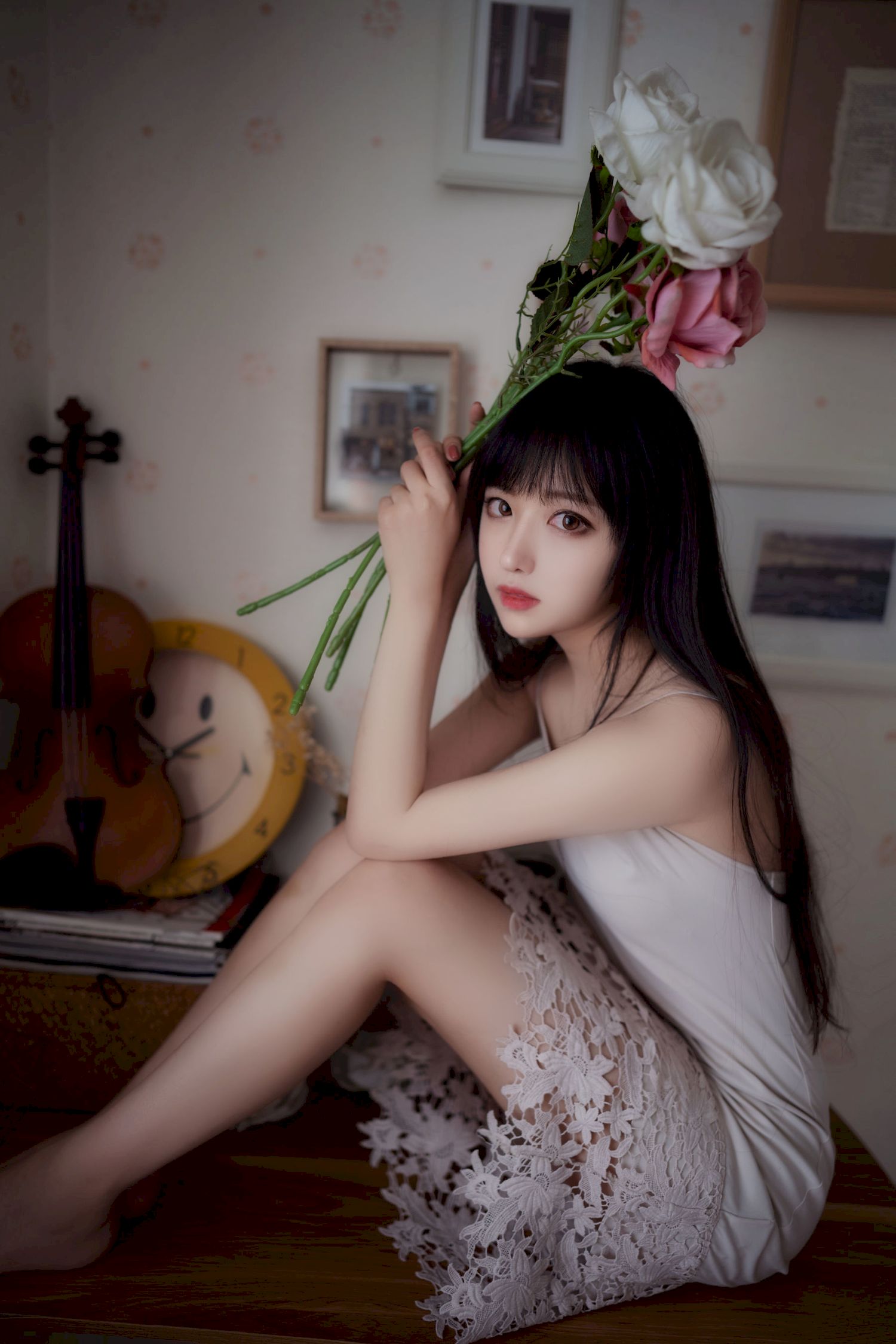 Shika小鹿鹿娇好颜值白色服饰私房写真