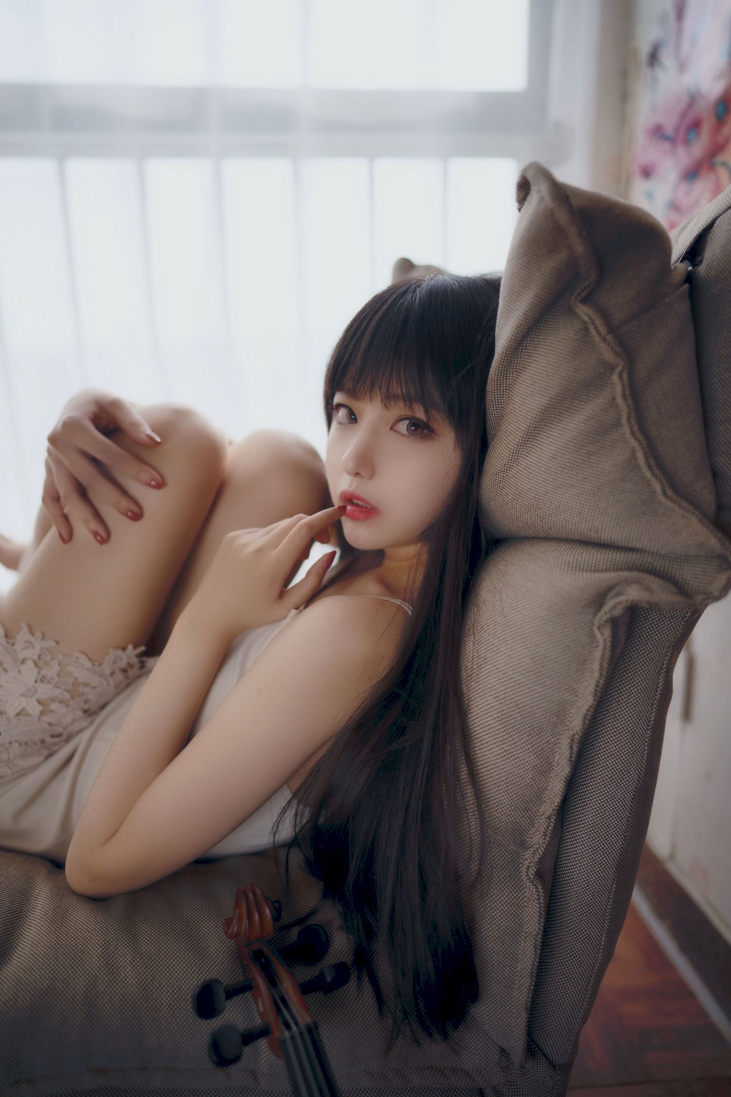 Shika小鹿鹿娇好颜值白色服饰私房写真