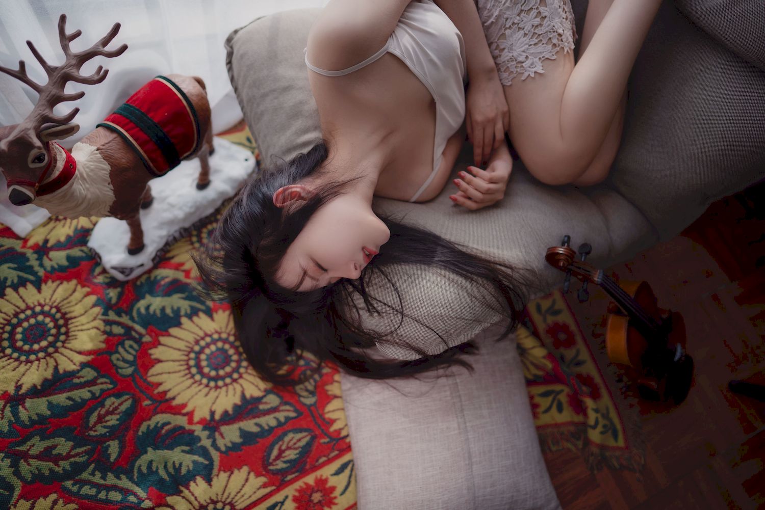 Shika小鹿鹿娇好颜值白色服饰私房写真