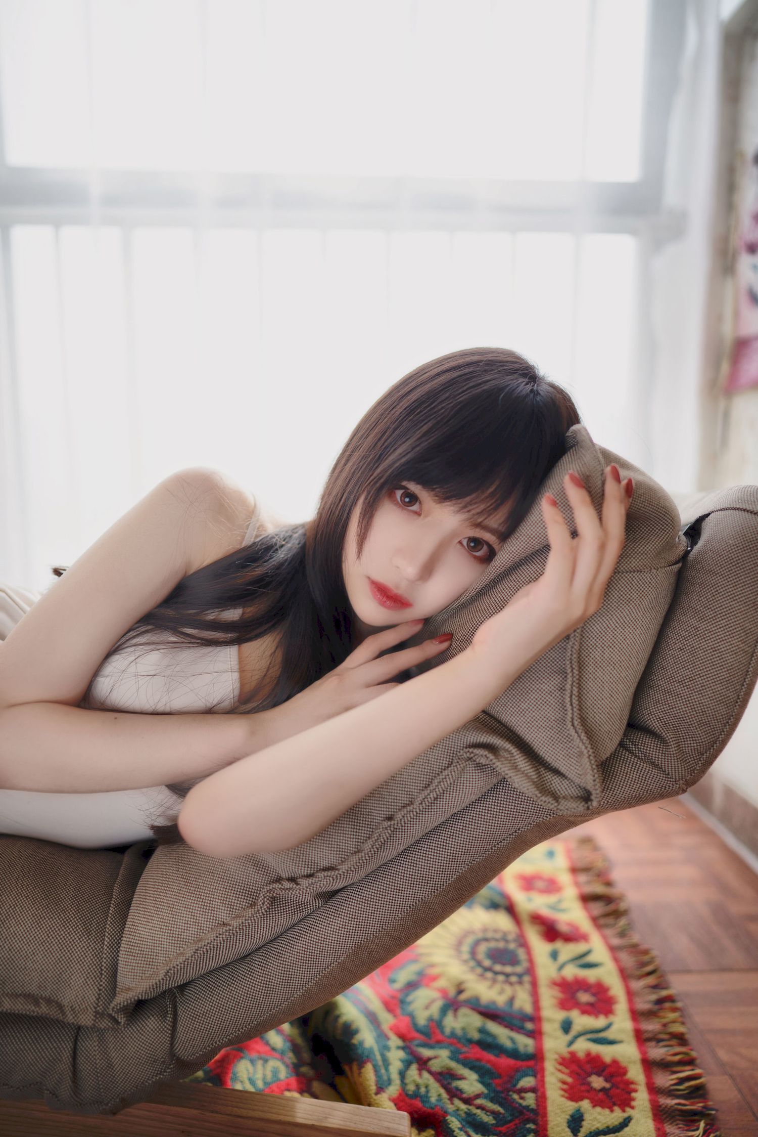 Shika小鹿鹿娇好颜值白色服饰私房写真