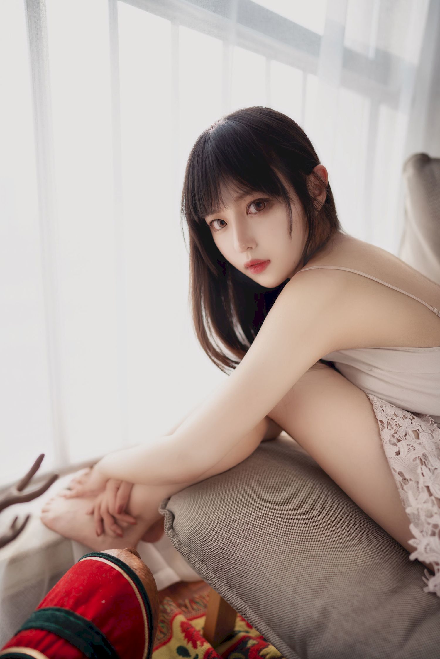 Shika小鹿鹿娇好颜值白色服饰私房写真