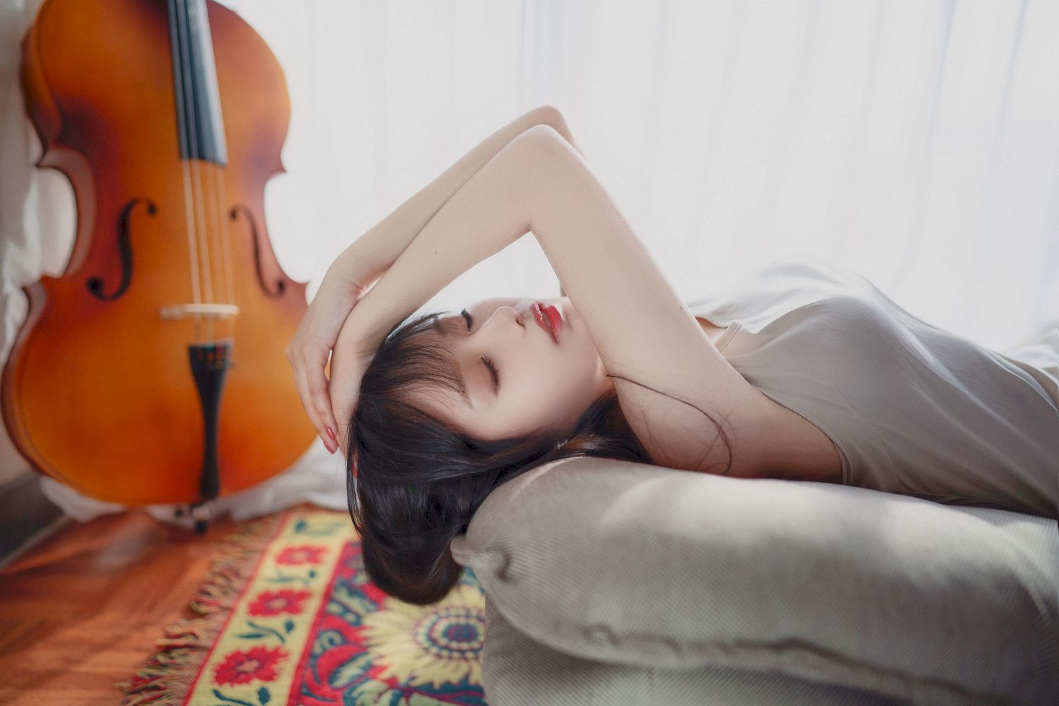 Shika小鹿鹿娇好颜值白色服饰私房写真