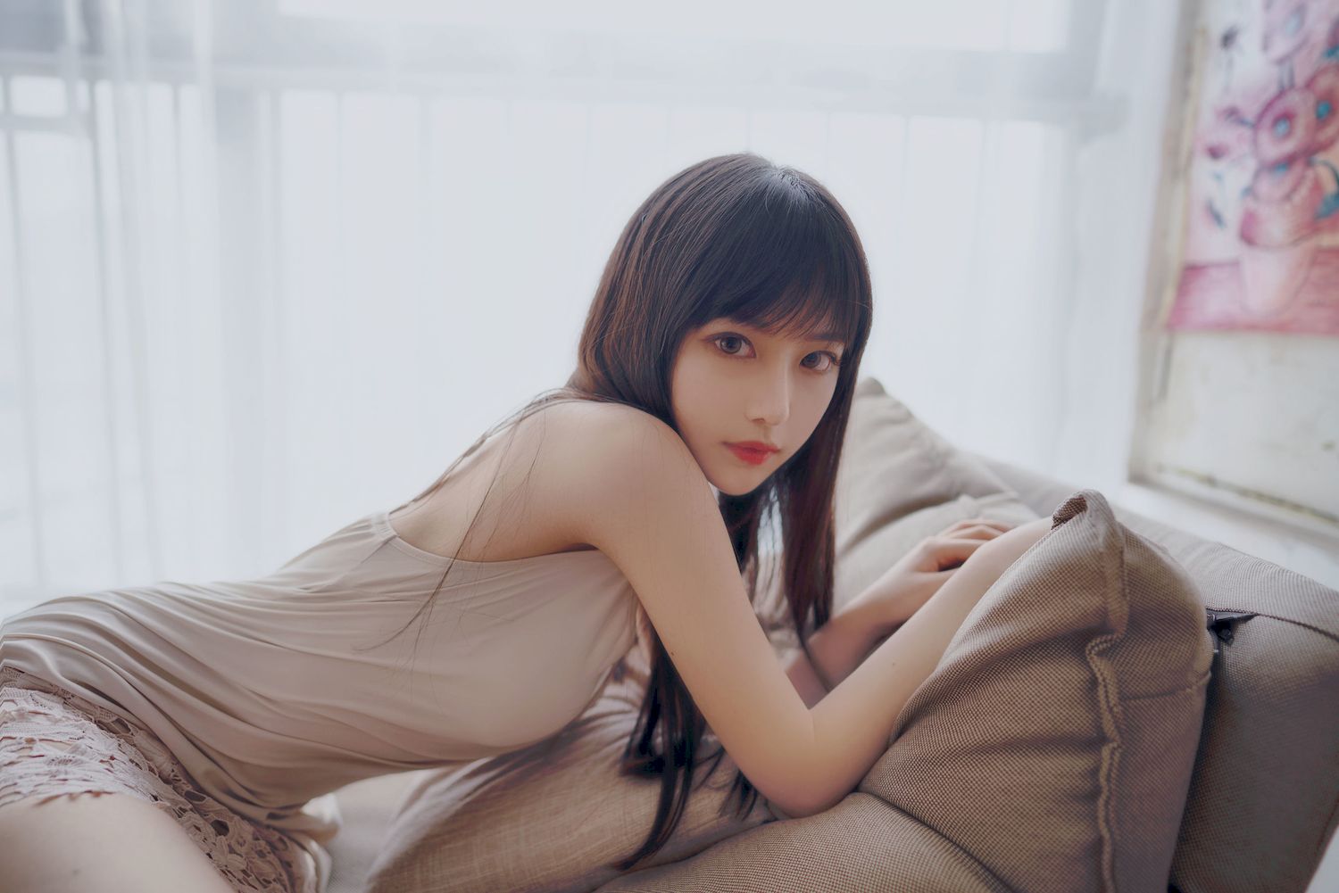 Shika小鹿鹿娇好颜值白色服饰私房写真